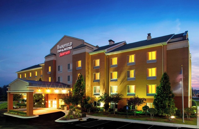 Fairfield Inn and Suites by Marriott Atlanta McDonough