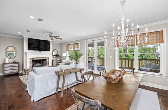 Fairhope Riverhouse/Waterfront/Private pier/Large back porch/Great for families, sleeps 12