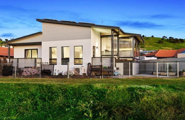 Fairway 1 - 9-19 Troon Drive