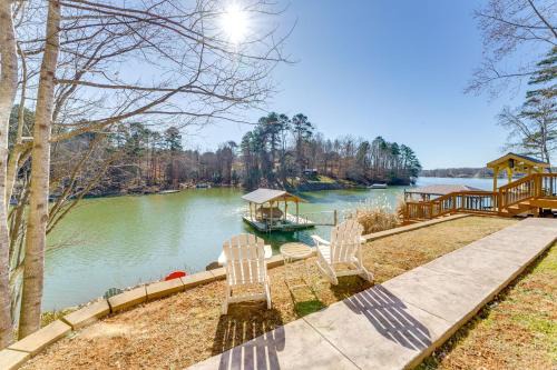 Fall Escape on Lookout Shoals Lake with Game Room!