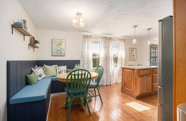 Fall Escape w/Game Room + Firepit Table on 1 Acre