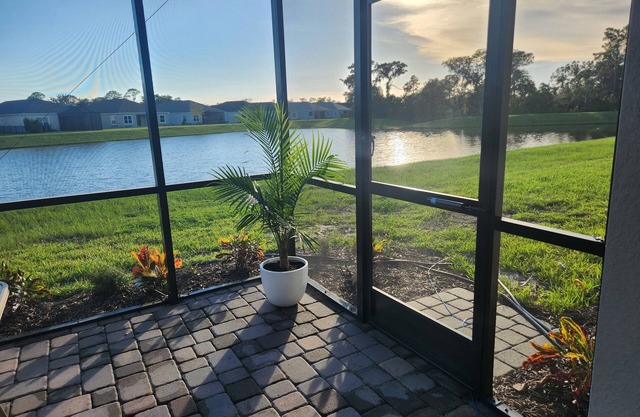 FALL GETAWAY New 3-Bedroom Villa Pet Friendly Laundry AC, Lanai, Grill, 3 Pools!