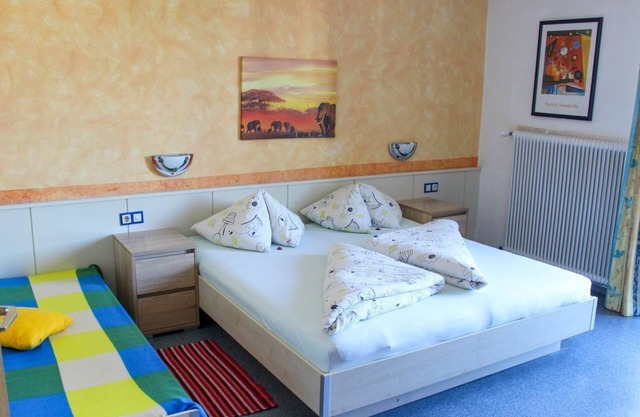 Familienzimmer, Dusche, WC, Balkon - Pension Lärchenhof