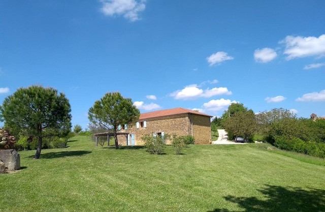 Family friendly house with private heated pool and panoramic views of the Gers.