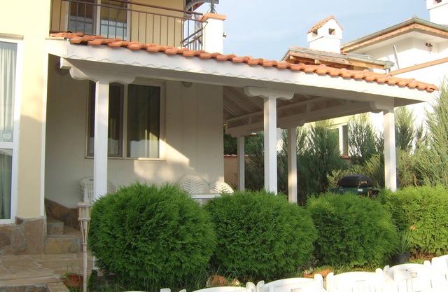 Family-friendly seaside luxury house with private swimming pool