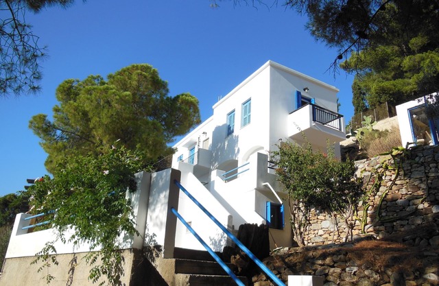 Family-friendly oasis near the beach