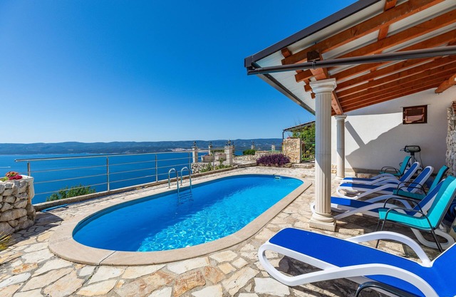 Family friendly house with a swimming pool Lokva Rogoznica, Omiš (K-4328)