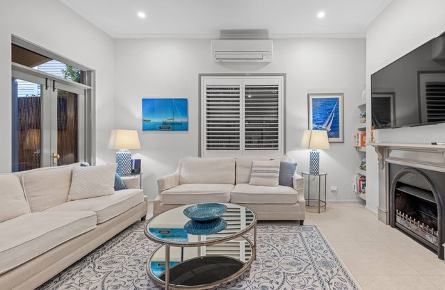 Family-Friendly 3BR with Pool Near Brisbane