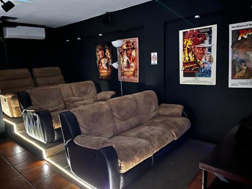 Family Friendly Home with movie room On Golf Paradise