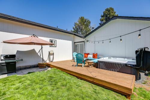 Family-Friendly Home with Fire Pit in Bend!