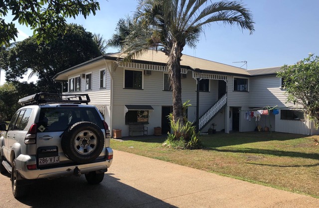 Family Friendly- Large Home Apartment (Free NETFLIX, WI-Fi, Air con, BBQ)