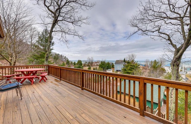 Family Friendly Mears Cottage - Walk to the Beach!