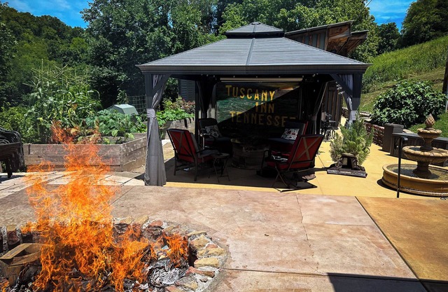 Family friendly quiet getaway! The Grande @ Tuscany Inn Tennessee
