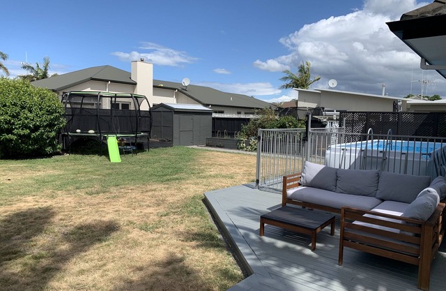 Family Friendly Retreat + Pool & Spa