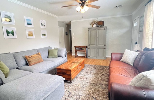 Family Friendly Rancher with Large Fenced Yard, 5 mins from I-81.