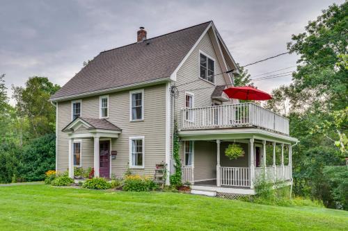 Family-Friendly Retreat in Barre 2 Spacious Decks