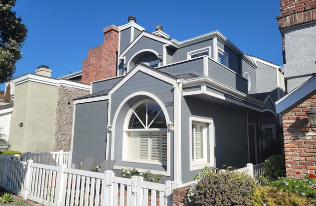 Family Friendly Vacation Beach House-2 Minute Walk to the Beach