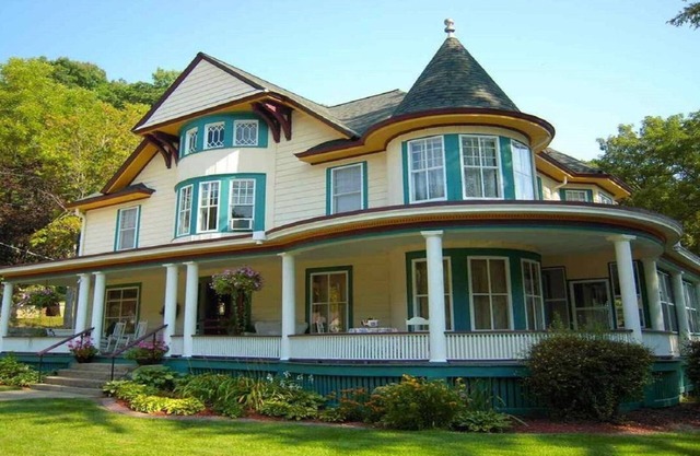 Family & Friends Getaway! 4bed|4.5bath Victorian