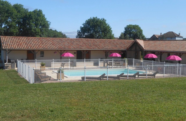 Family gîte Passiflora in the Dordogne, with swimming pool&magnificent view