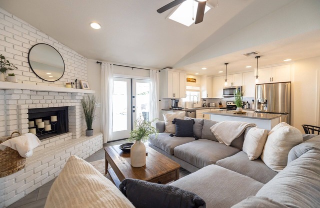 Family Hideaway w/Heated Pool & Ping Pong