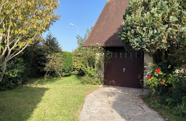 Family home close to the sea ideal for several families