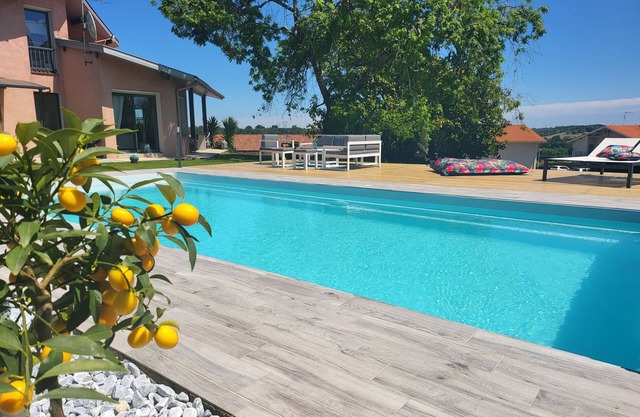 Family home Swimming pool Jacuzzi Relaxation Garden