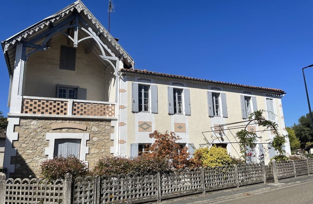 Family home in the heart of a Landes village