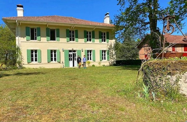 Family house in the forest and close to the ocean