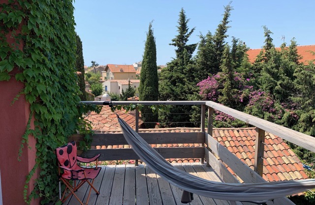 Family house with garden, near the sea
