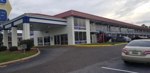 Family Inns of America - Mobile