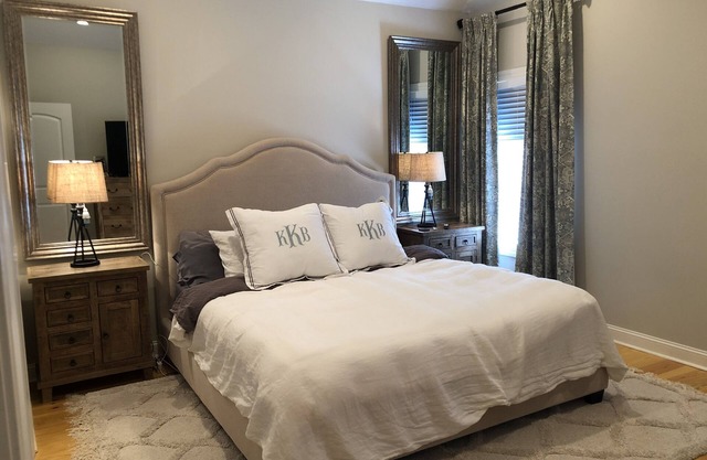 Family Ole Miss Game Weekend. Sleeps 6-8