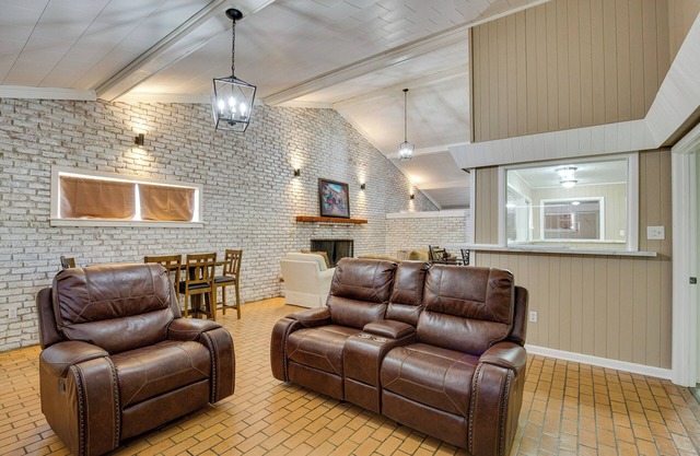 Family Overton Vacation Rental ~ 21 Mi to Tyler!