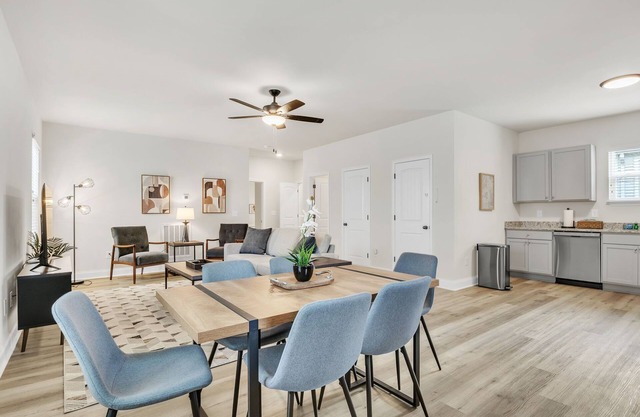 Family & Pets Welcome: 2BR in DT Greer w/Fire Pit