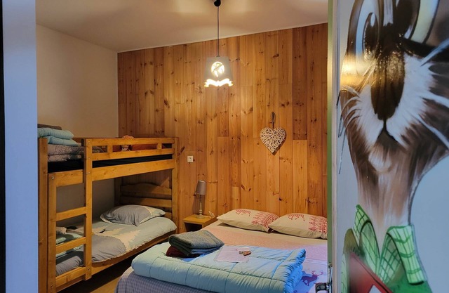 Family room (bed 140cm + bunk bed 90cm)