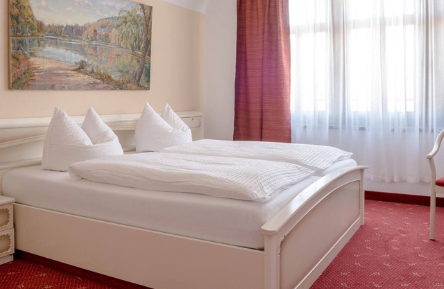 Family room, shower, toilet, 2 bedrooms - Hotel-Pension Heimburg