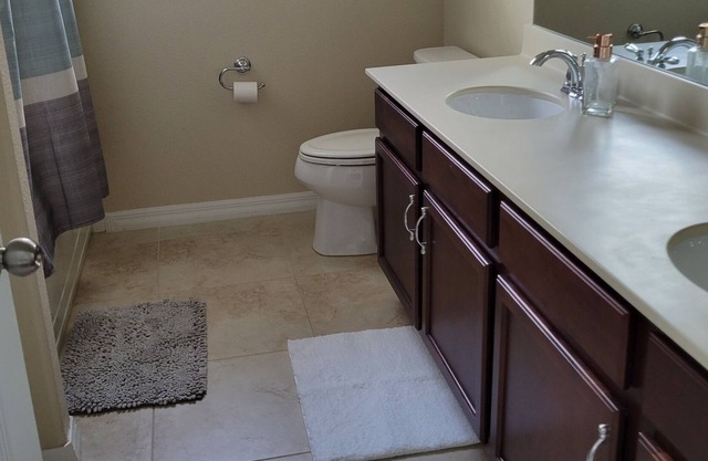Family-Sized Home Away from Home! (Pet Friendly)