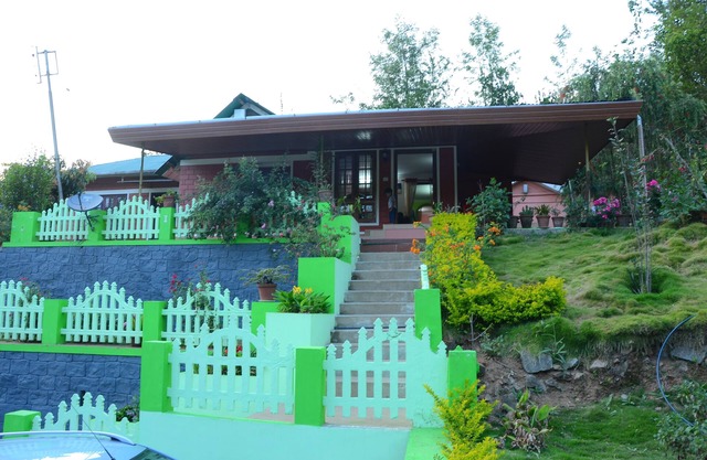 Familycare Homestay Munnar