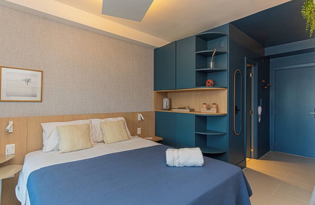 Famous Bela Air Brooklin, View, Vacancy and Pool!