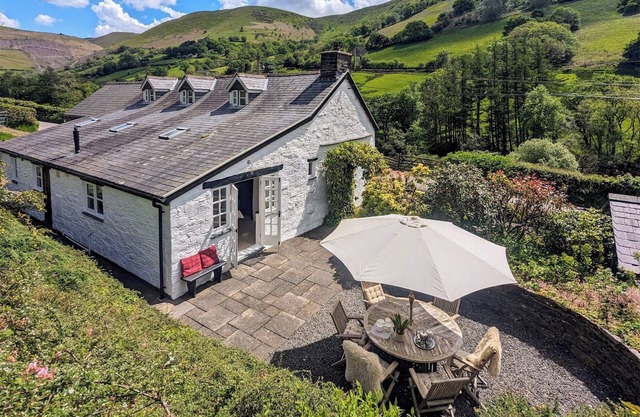 Fancy staying in the Mawddwy Valley in Snowdonia National Park.