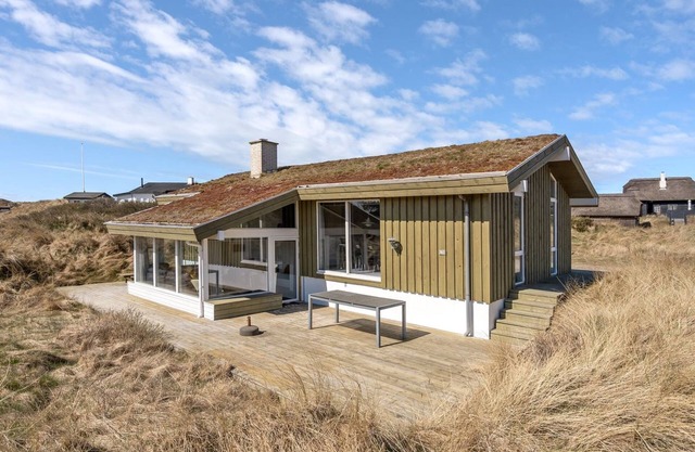 "Fanney" - 100m from the sea by Interhome