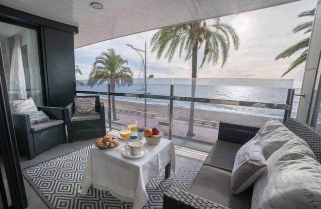 Fantástico Piso Nuevo en 1ª línea de mar