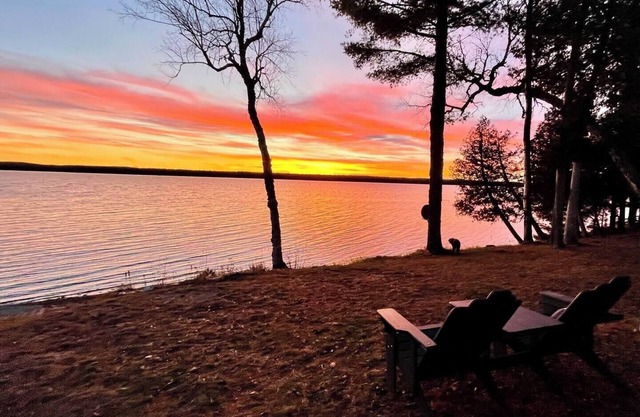 Fantastic 4-bedroom Lake House on Cross Lake