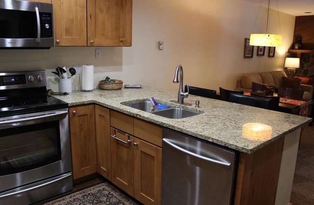 Fantastic Creekside Condo in the town of Winter Park
