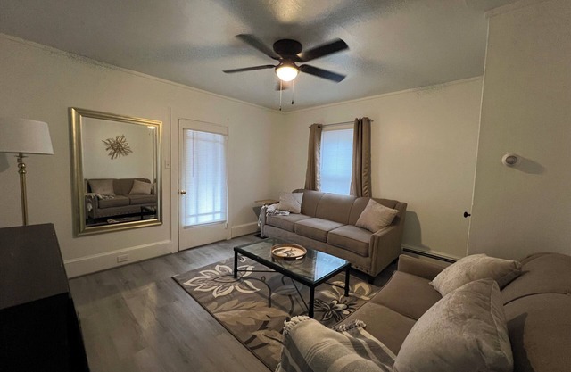 Fantastic historical 2-bedroom apartment near Penn State and amazing fishing.