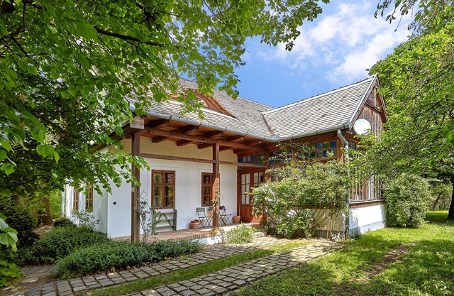 Fantastic holiday in a stylish & luxurious designer Country House near Budapest