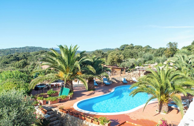 Fantastic holiday resort with pool - Résidence Villa Smeralda 1