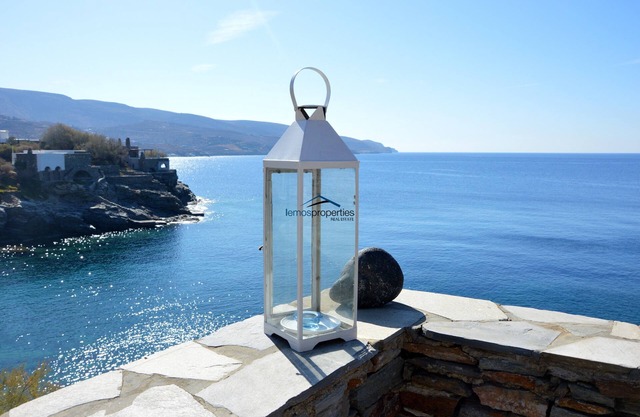 Fantastic house on the waterfront with direct access to the sea, in Koundouros