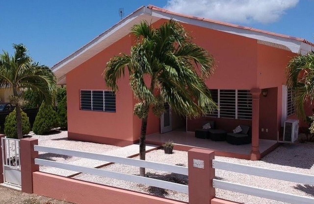 Fantastic villa in a central location with SUV jeep