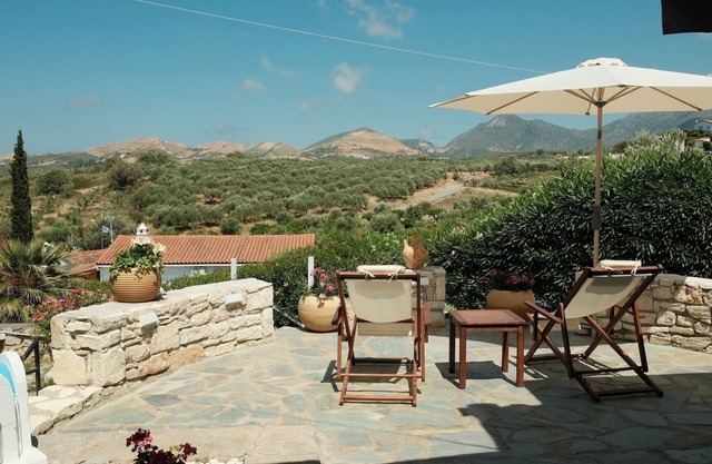 Fantastic villa with private pool & garden - peace & sea in Roumeli, Crete