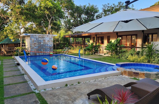 Farm Resort w/Heated Jacuzzi near Tagaytay